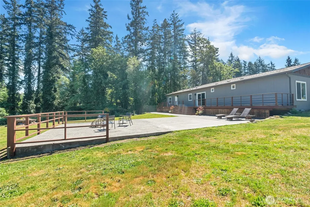9889 Sportsman Club Road NE Bainbridge Island WA 98110