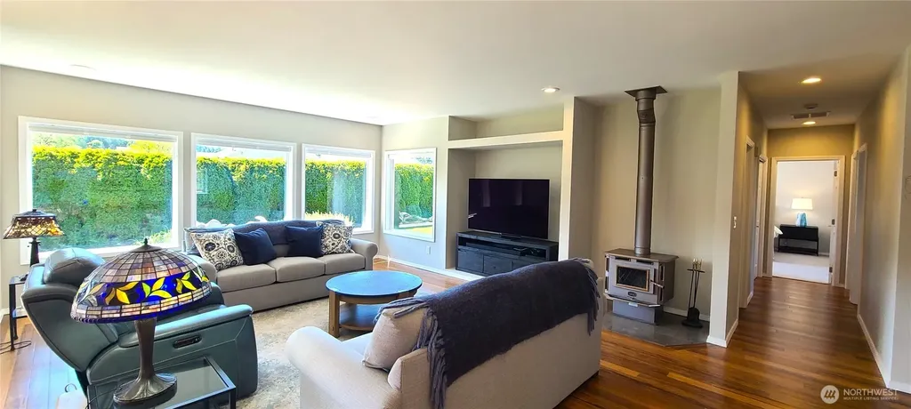303 Falcon Road Sequim WA 98382