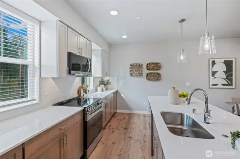 14424 Madison Way Lynnwood WA 98087