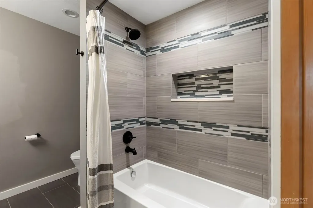 6227 95th Place SW Mukilteo WA 98275