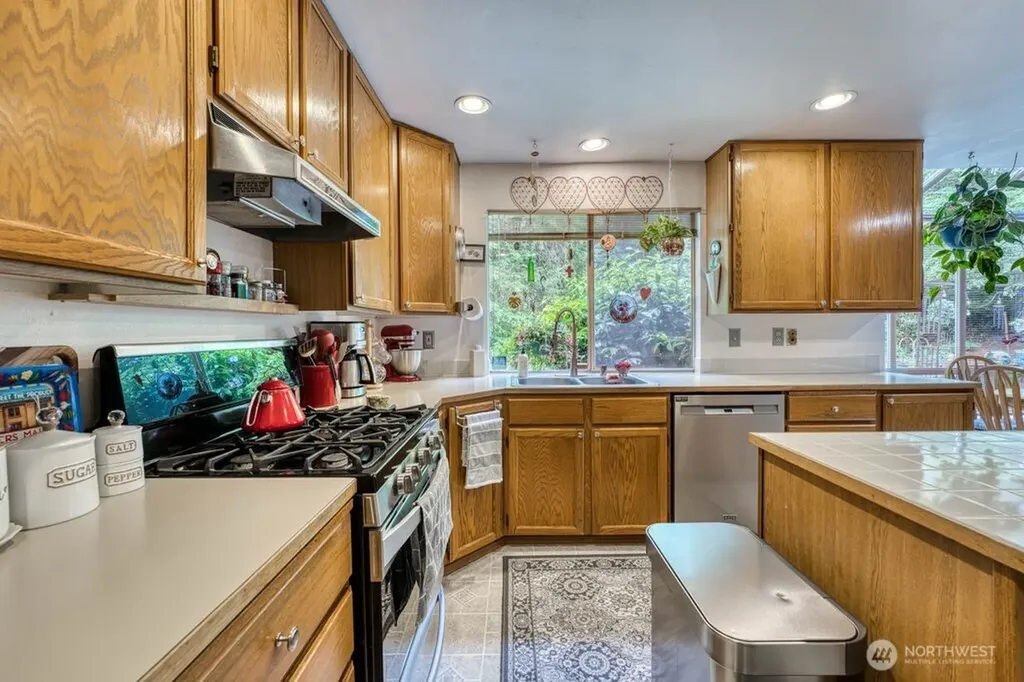 4717 SE Constitution Court Port Orchard WA 98367
