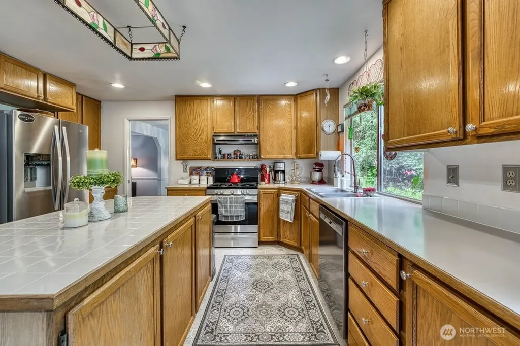 4717 SE Constitution Court Port Orchard WA 98367