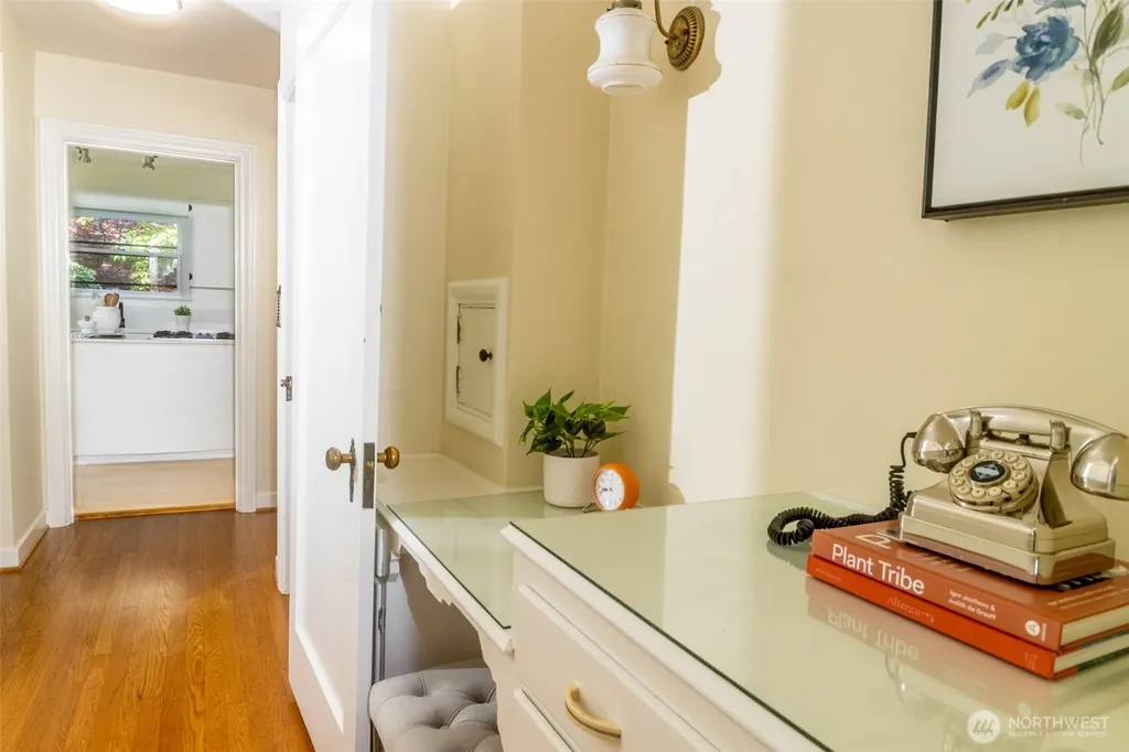 1403 2nd Avenue N Seattle WA 98109