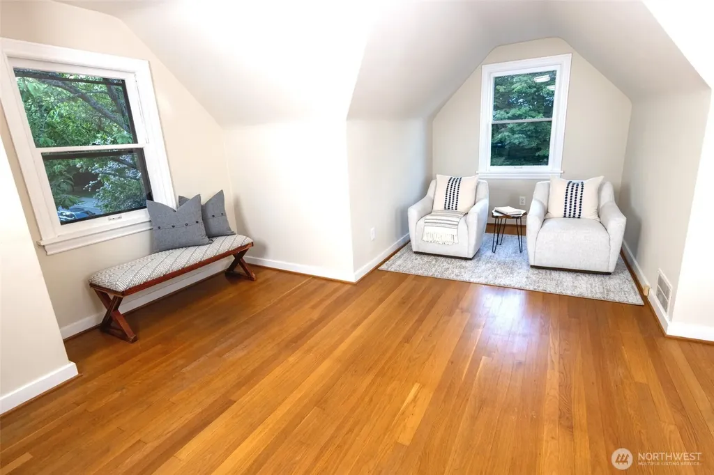1403 2nd Avenue N Seattle WA 98109