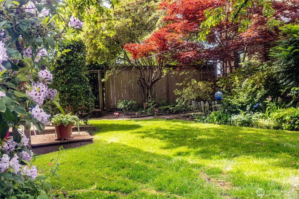 1403 2nd Avenue N Seattle WA 98109