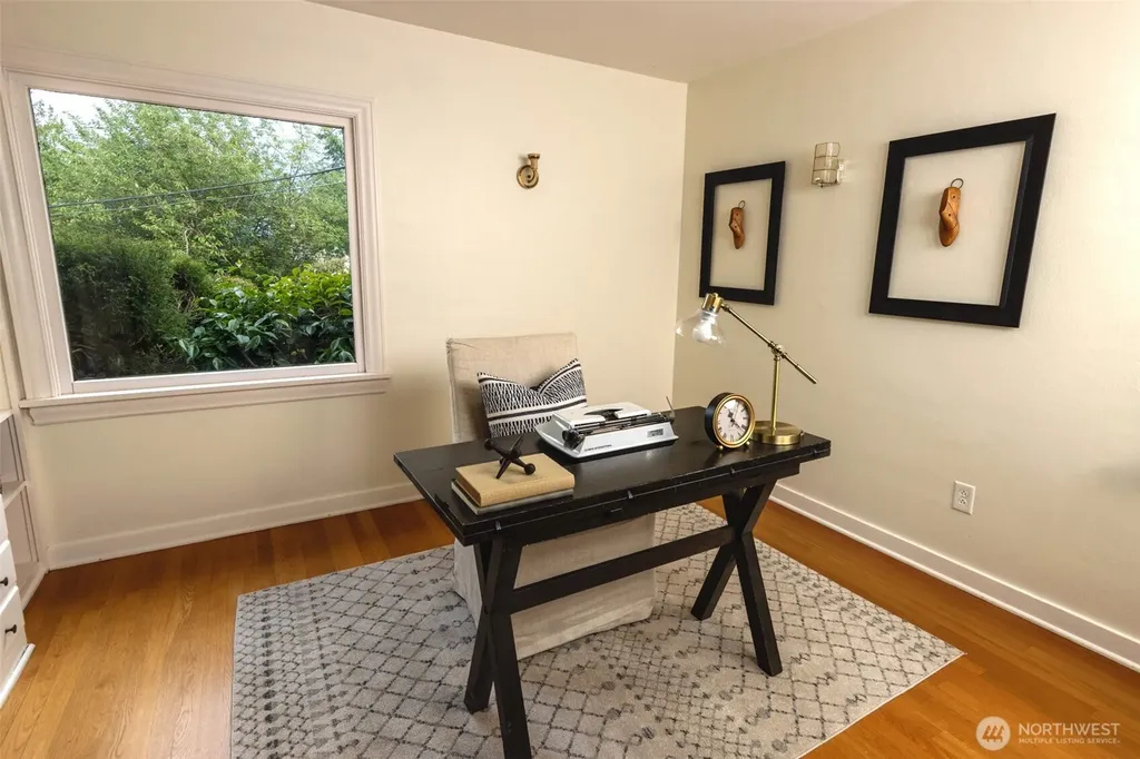 1403 2nd Avenue N Seattle WA 98109
