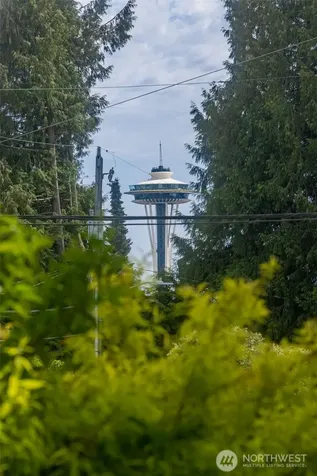 1403 2nd Avenue N Seattle WA 98109
