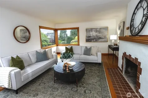 1403 2nd Avenue N Seattle WA 98109