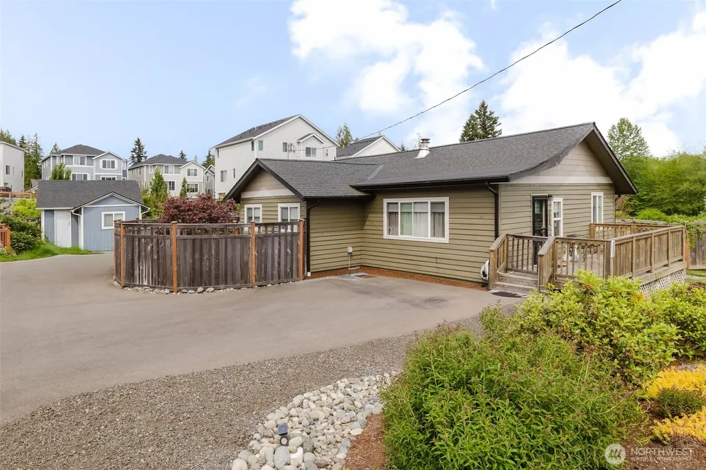 880 Hogan Lane Bremerton WA 98311