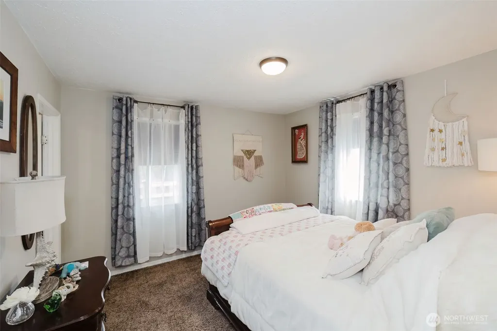 880 Hogan Lane Bremerton WA 98311