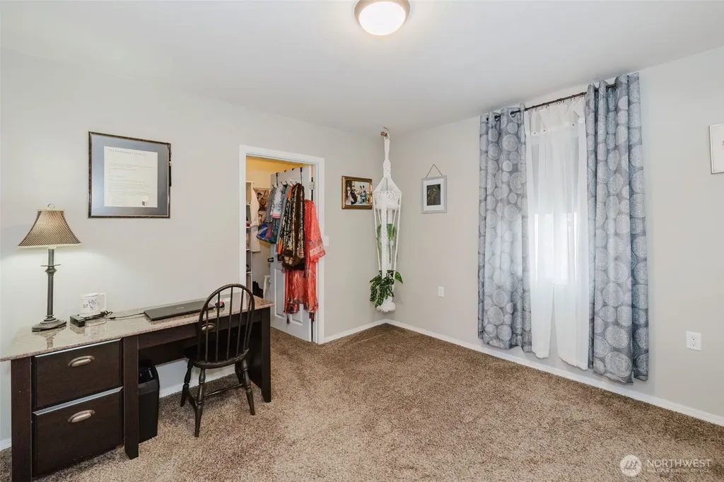 880 Hogan Lane Bremerton WA 98311