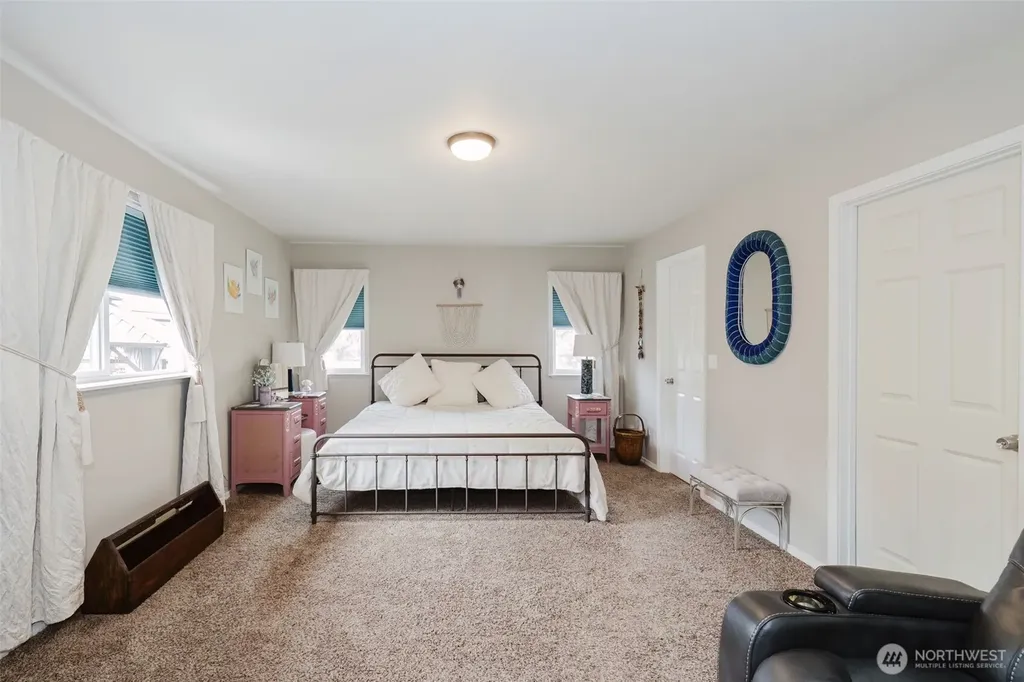 880 Hogan Lane Bremerton WA 98311