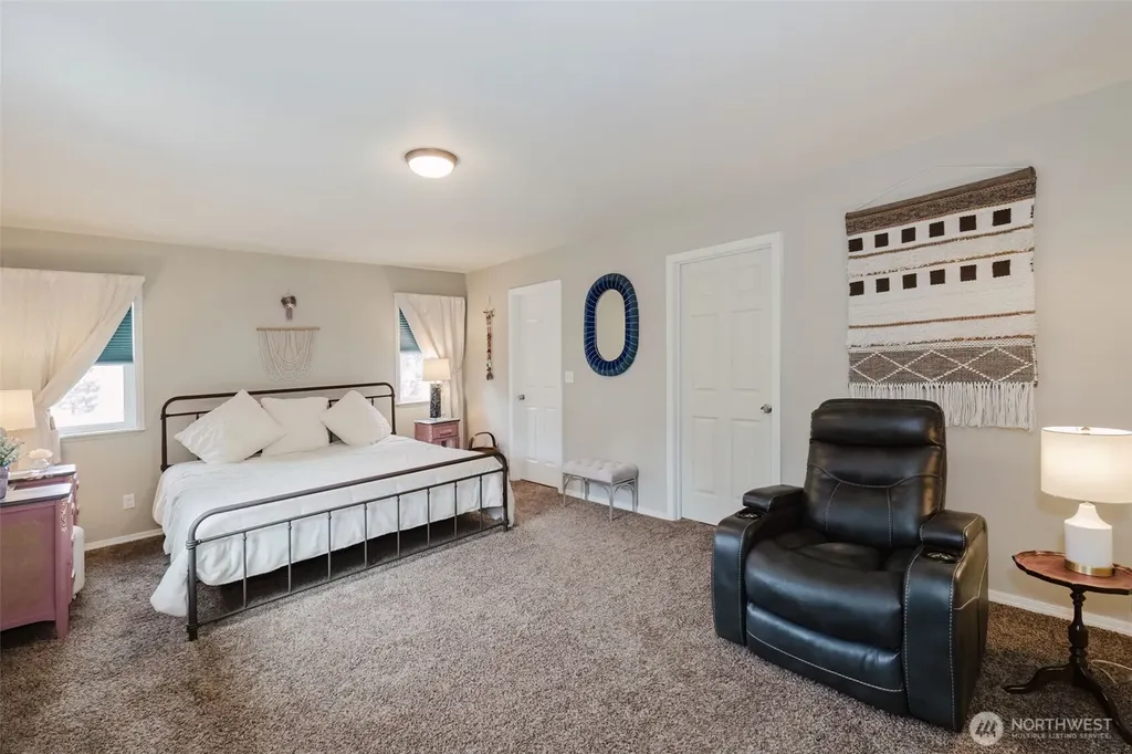 880 Hogan Lane Bremerton WA 98311