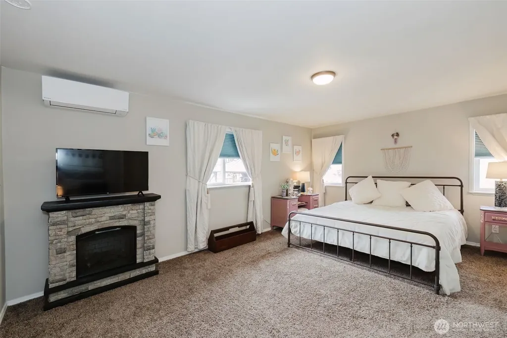 880 Hogan Lane Bremerton WA 98311