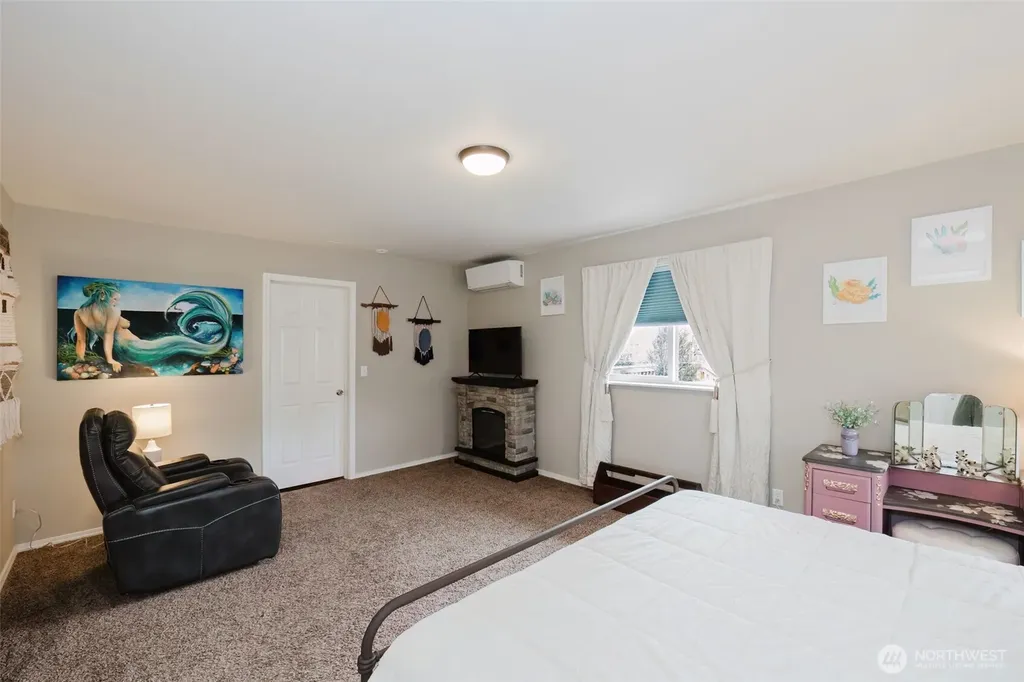 880 Hogan Lane Bremerton WA 98311
