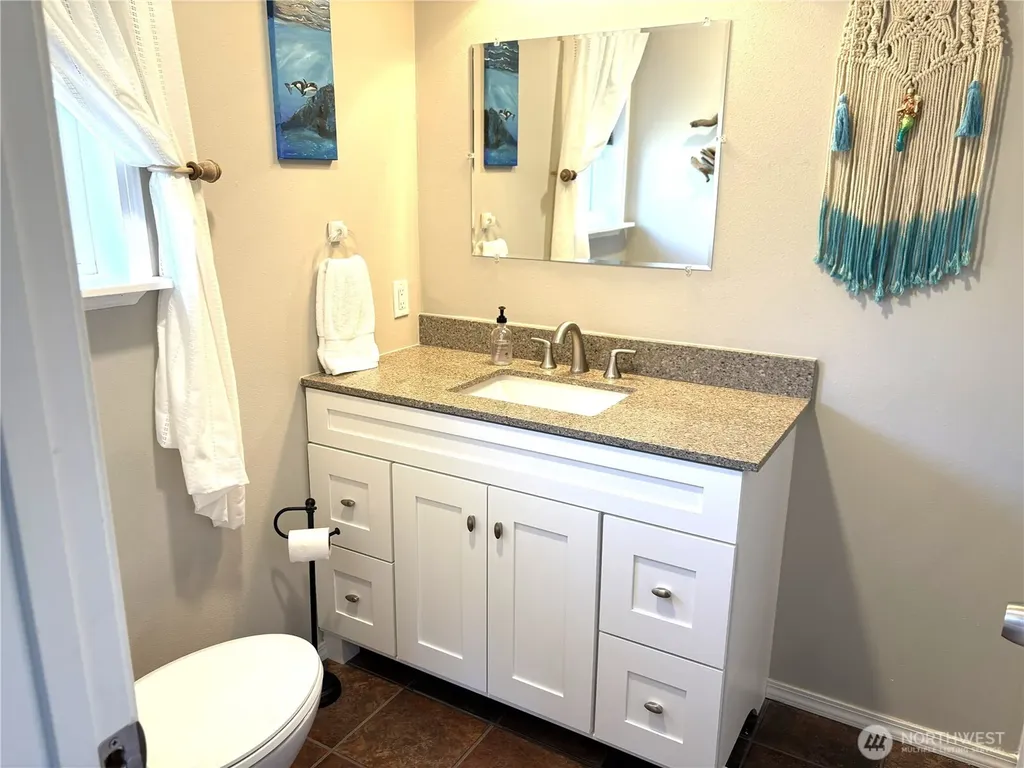 880 Hogan Lane Bremerton WA 98311