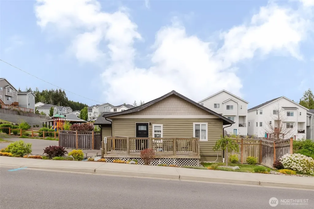 880 Hogan Lane Bremerton WA 98311