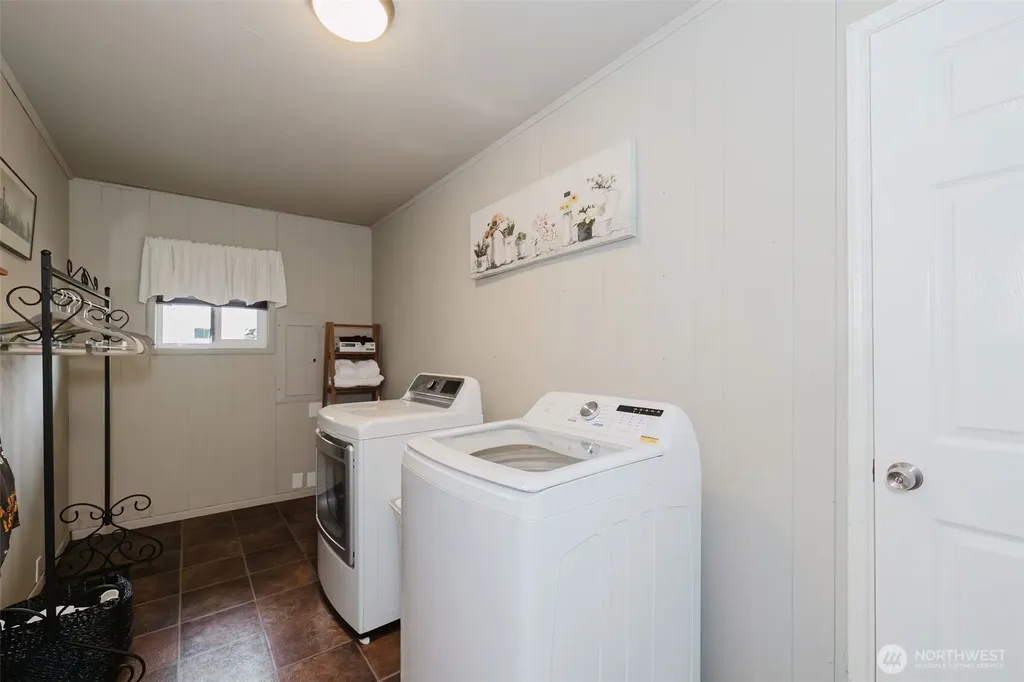 880 Hogan Lane Bremerton WA 98311