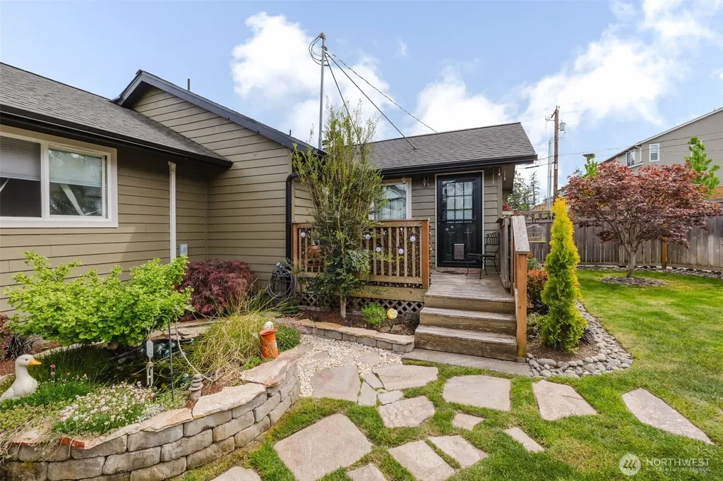 880 Hogan Lane Bremerton WA 98311