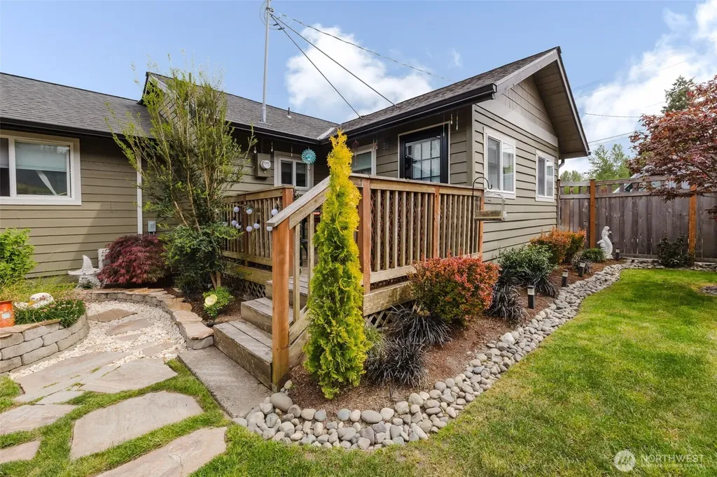 880 Hogan Lane Bremerton WA 98311