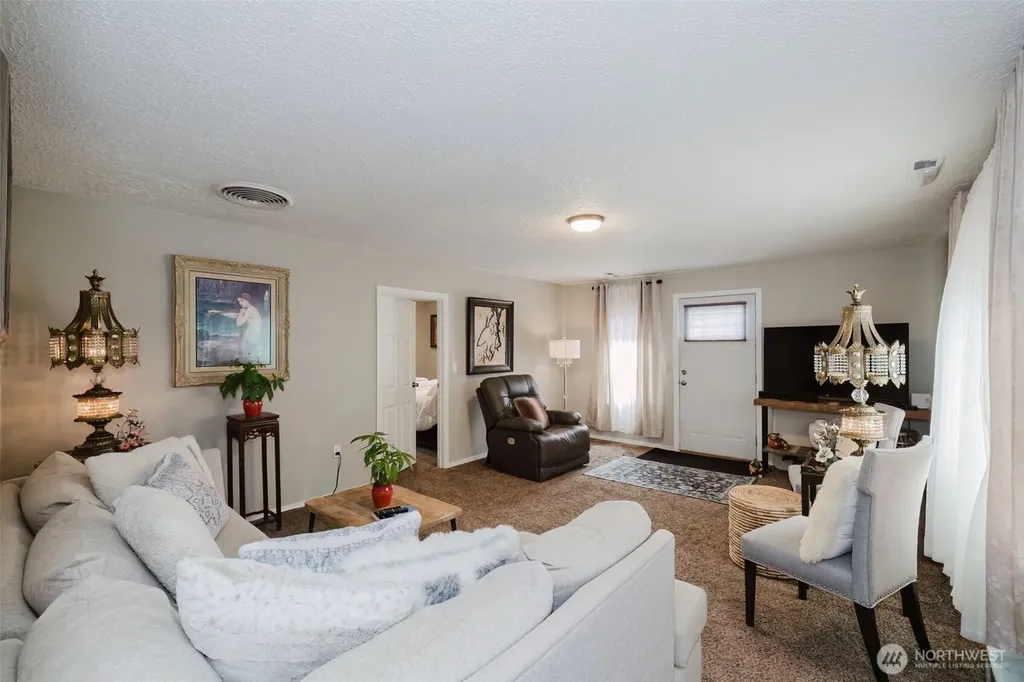 880 Hogan Lane Bremerton WA 98311
