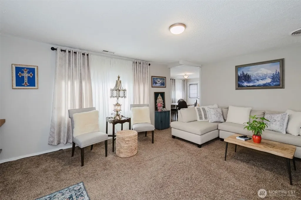 880 Hogan Lane Bremerton WA 98311