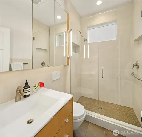 2511 E Roy Street Seattle WA 98112