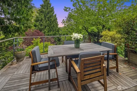 2511 E Roy Street Seattle WA 98112