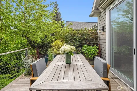 2511 E Roy Street Seattle WA 98112