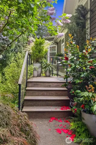 2511 E Roy Street Seattle WA 98112