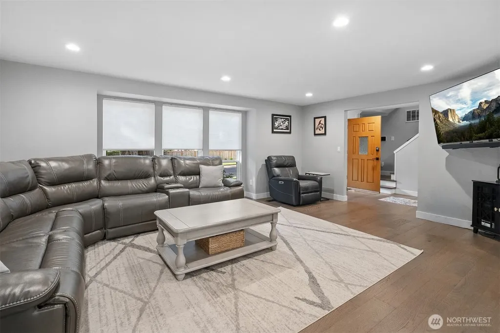2509 Manorwood Drive Puyallup WA 98374
