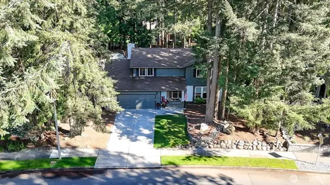 2509 Manorwood Drive Puyallup WA 98374