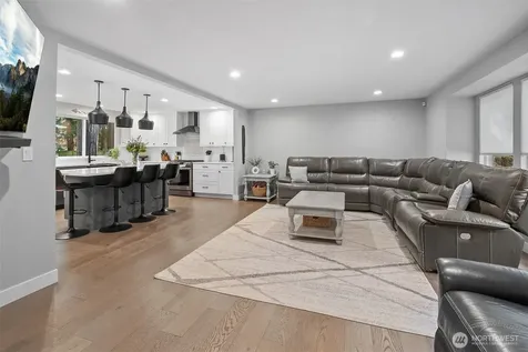 2509 Manorwood Drive Puyallup WA 98374