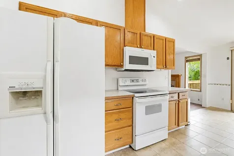 3011 12th Street Pl SW Puyallup WA 98373