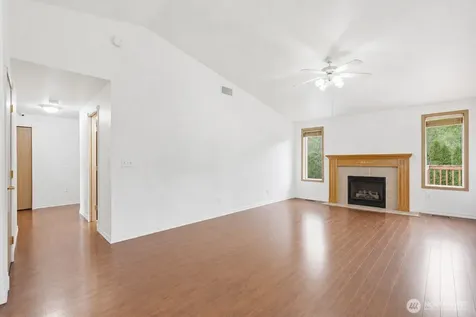 3011 12th Street Pl SW Puyallup WA 98373
