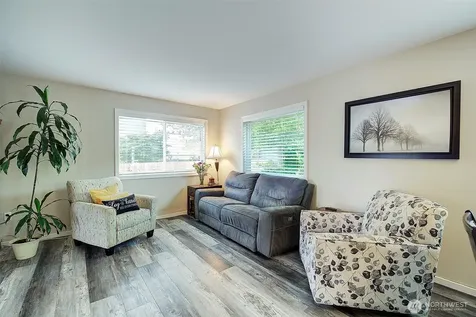 16204 93rd Street E Sumner WA 98390