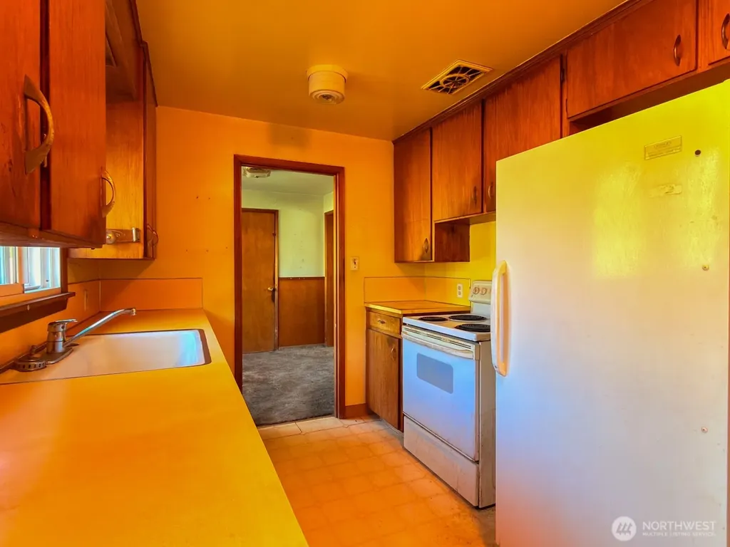 638 S 160th Street Burien WA 98148