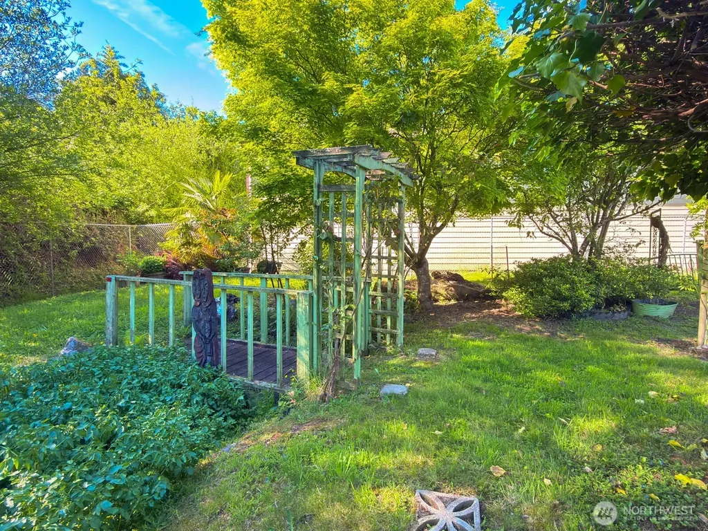 638 S 160th Street Burien WA 98148