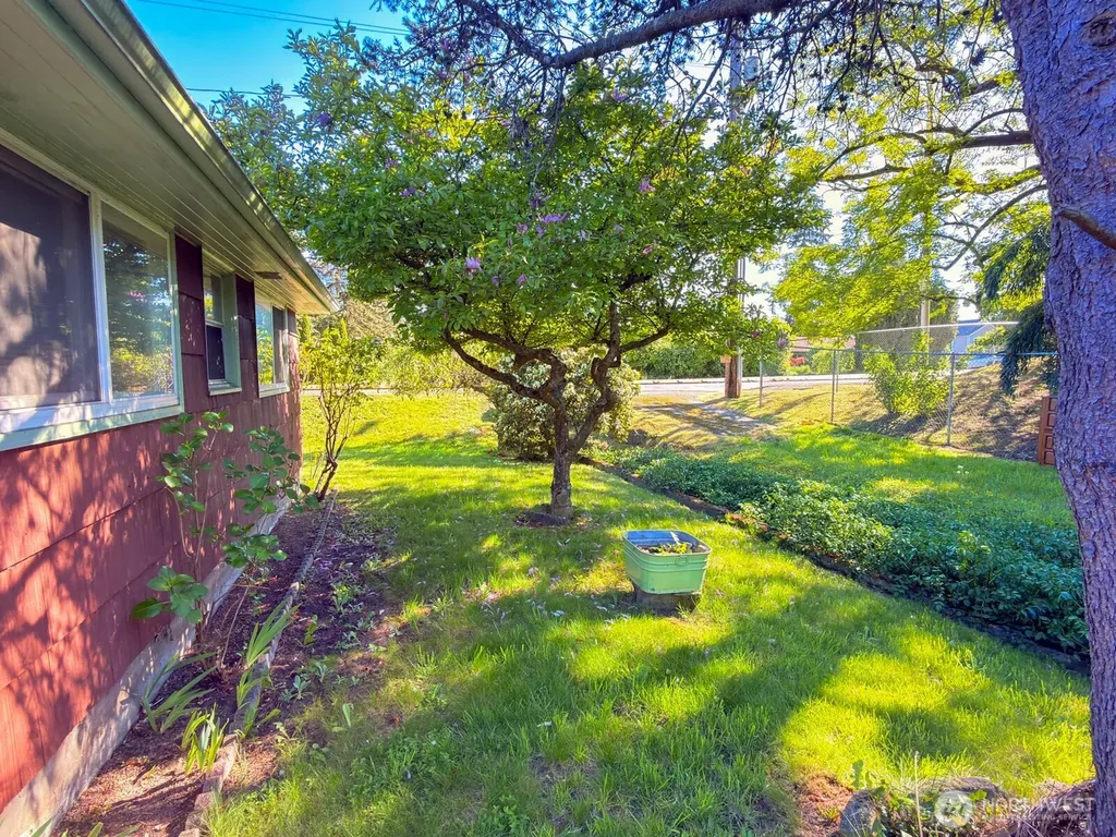 638 S 160th Street Burien WA 98148