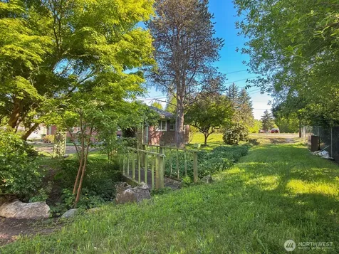 638 S 160th Street Burien WA 98148