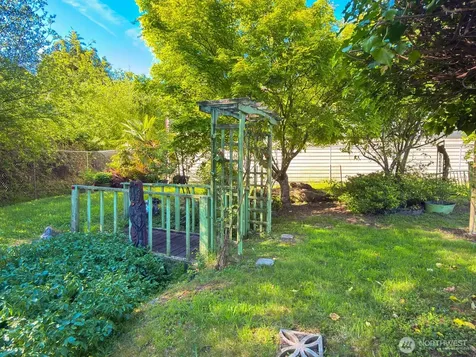 638 S 160th Street Burien WA 98148
