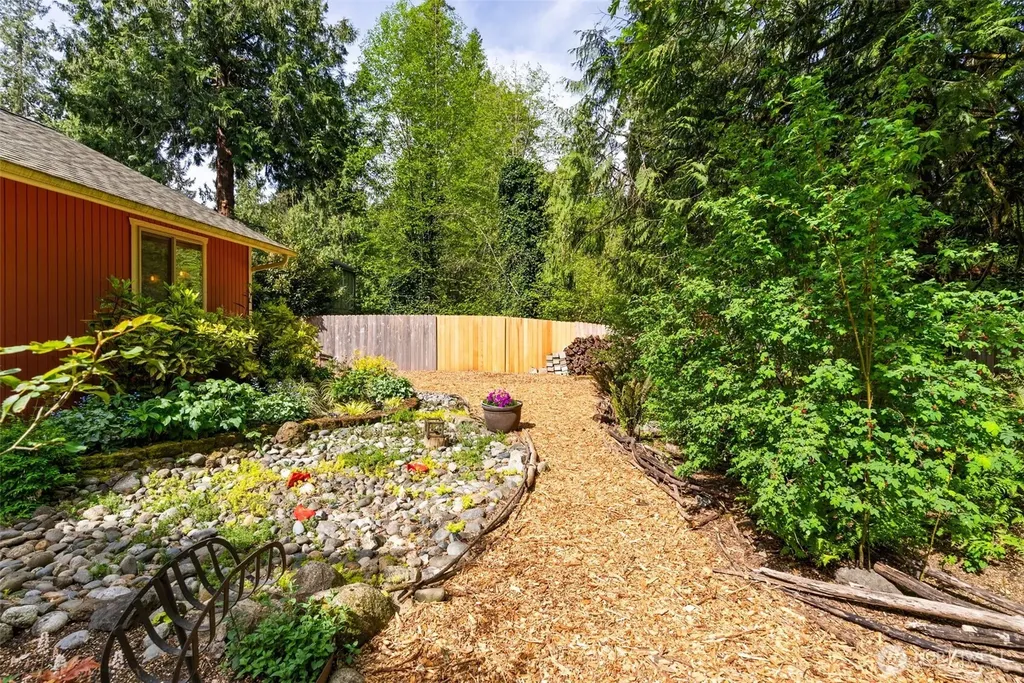 11837 Venice Loop NE Bainbridge Island WA 98110