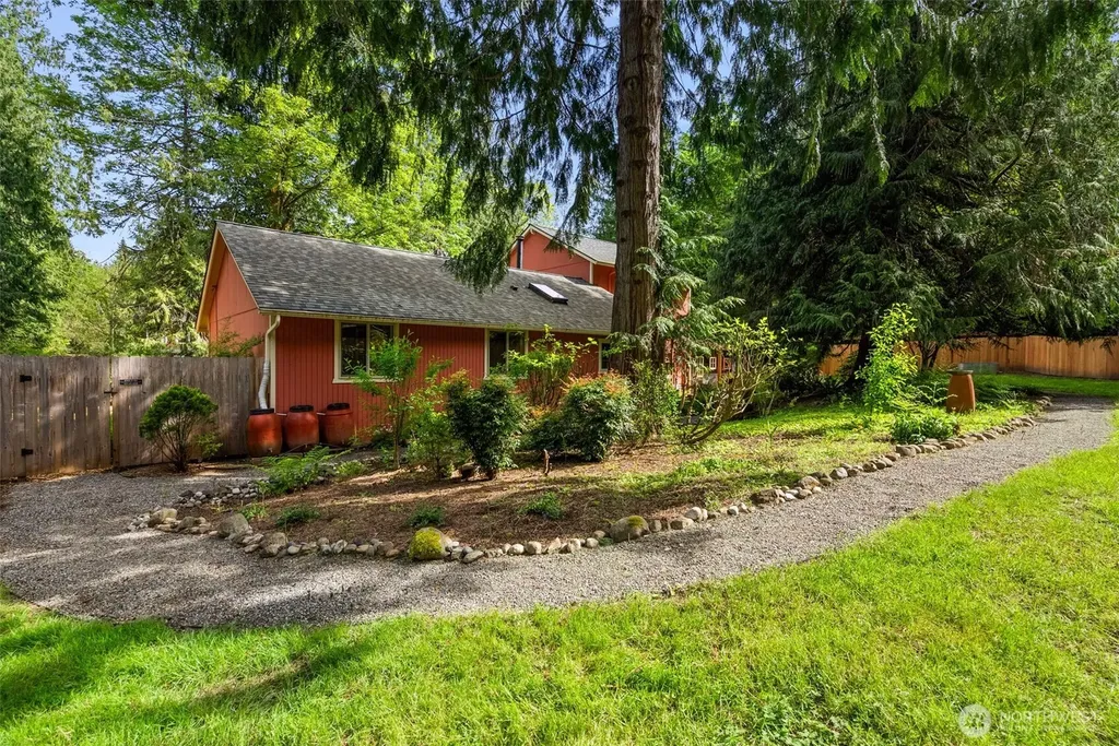 11837 Venice Loop NE Bainbridge Island WA 98110