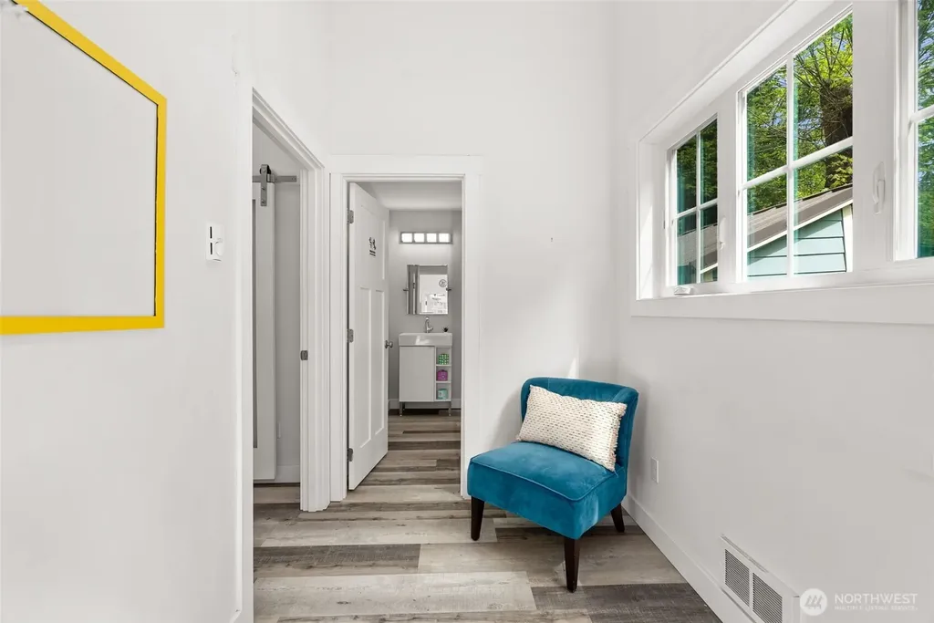 11837 Venice Loop NE Bainbridge Island WA 98110