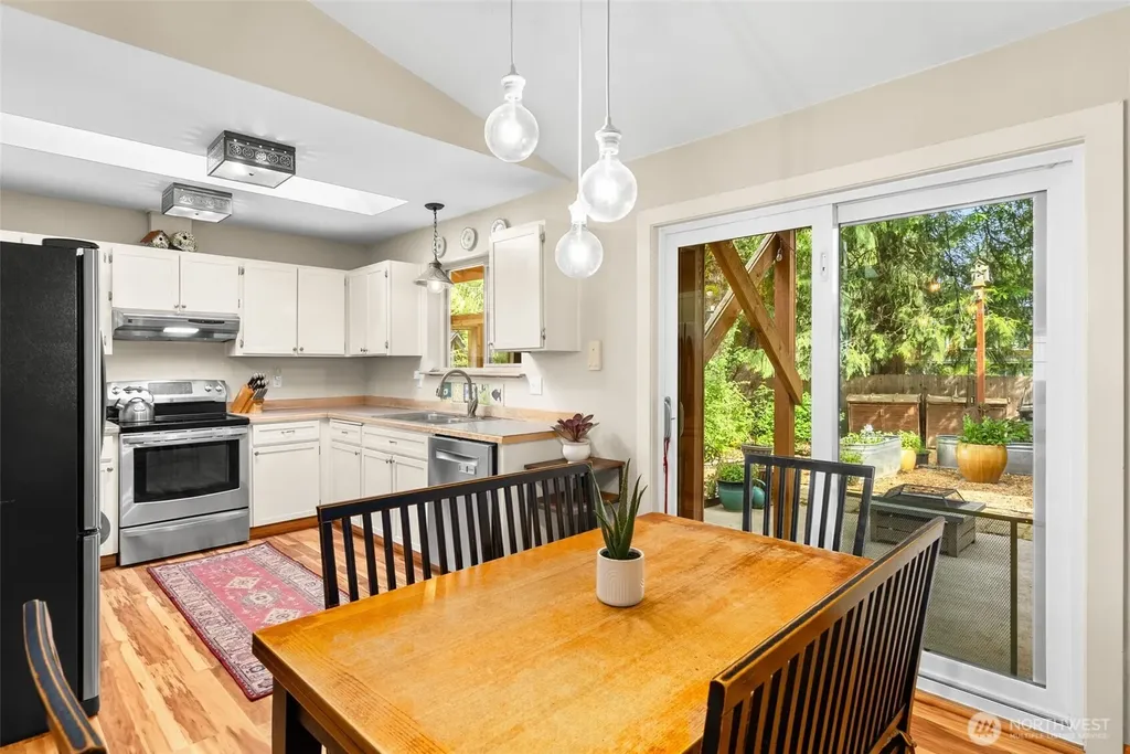 11837 Venice Loop NE Bainbridge Island WA 98110
