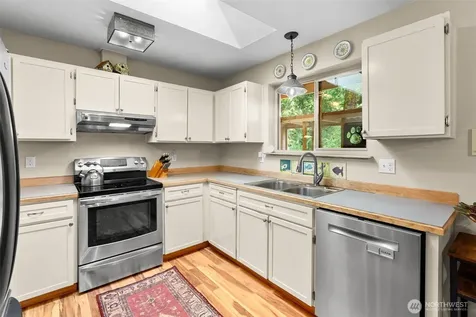 11837 Venice Loop NE Bainbridge Island WA 98110