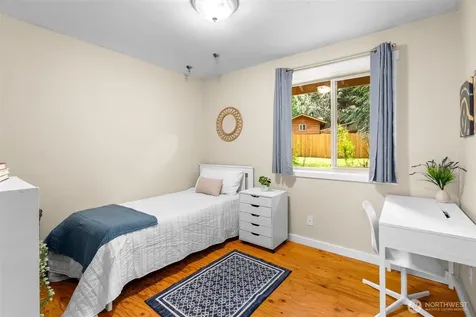 11837 Venice Loop NE Bainbridge Island WA 98110