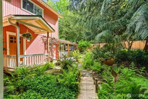 11837 Venice Loop NE Bainbridge Island WA 98110