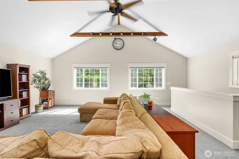 11837 Venice Loop NE Bainbridge Island WA 98110