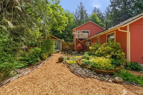 11837 Venice Loop NE Bainbridge Island WA 98110